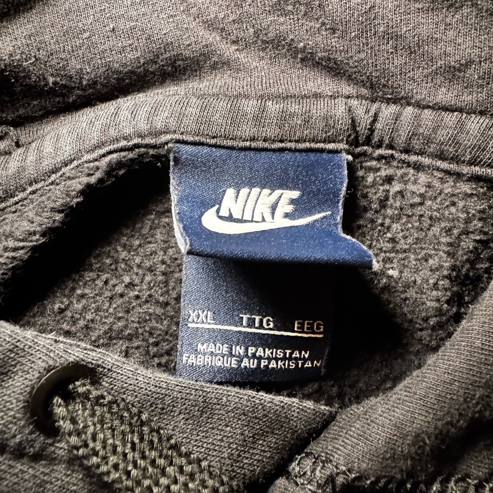 Nike Men’s Black Hoodie - Picture 3 of 3